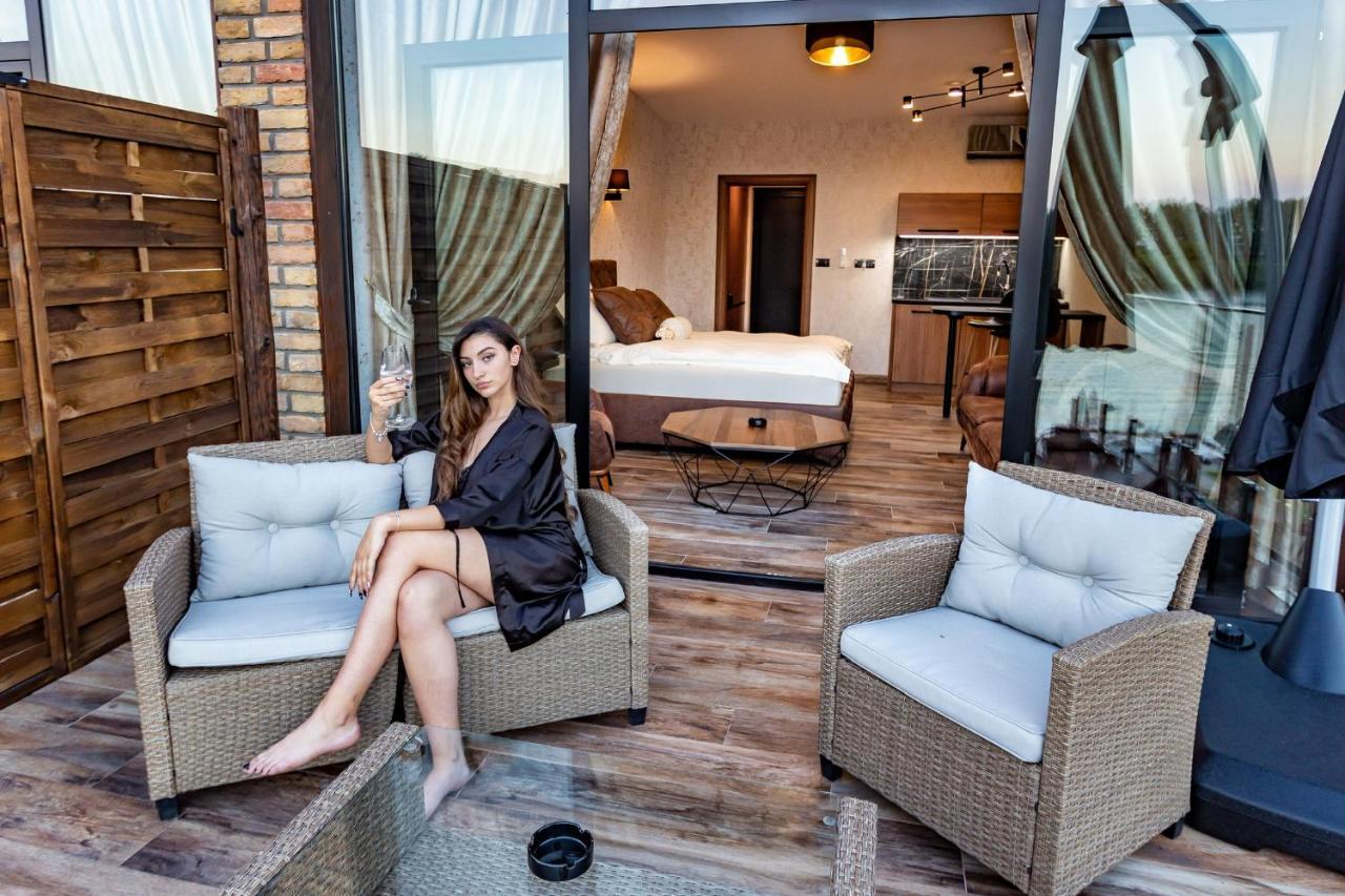 Apartmani Tiske Noci Bečej エクステリア 写真